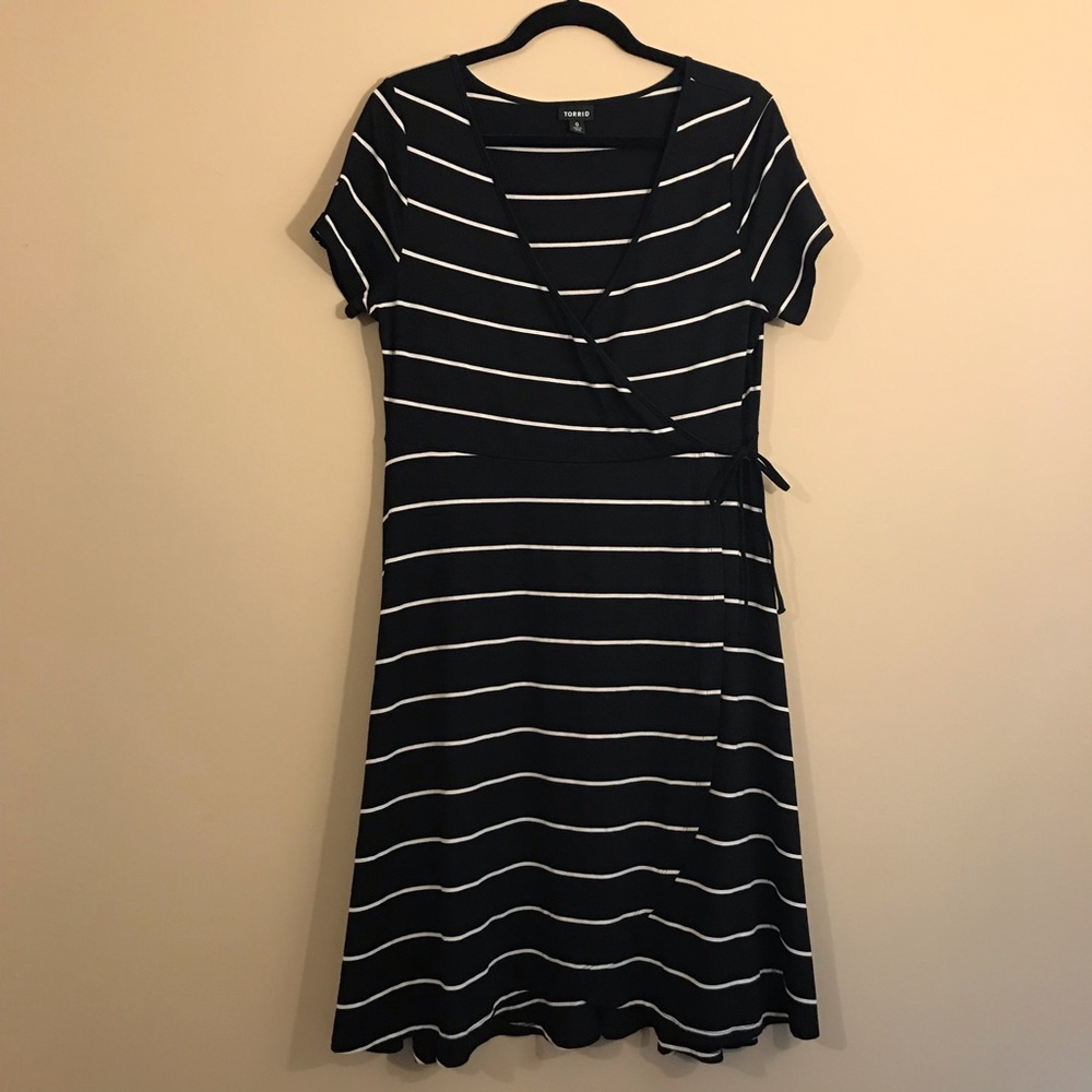 Torrid faux wrap dress sz 0